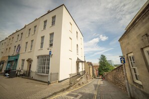 Front of property - Lower Park Apartments Studio 5 (Bristol)