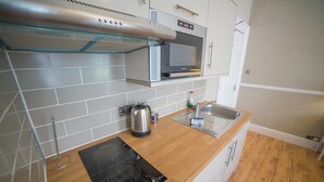 Unclassified image, 2 of 6, button - Lower Park Apartments Studio 5 (Bristol)