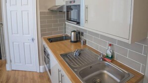 Unclassified image, 4 of 6, button - Lower Park Apartments Studio 5 (Bristol)