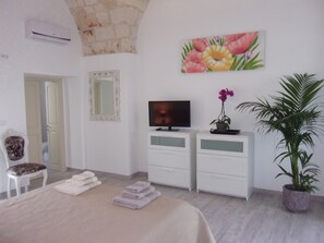 1 habitación y ropa de cama