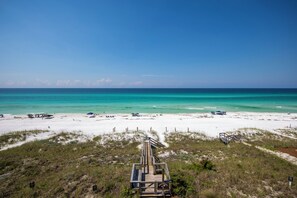On the beach - Gorgeous Gulf Front Unit, End Unit, Elevator (Santa Rosa Beach)