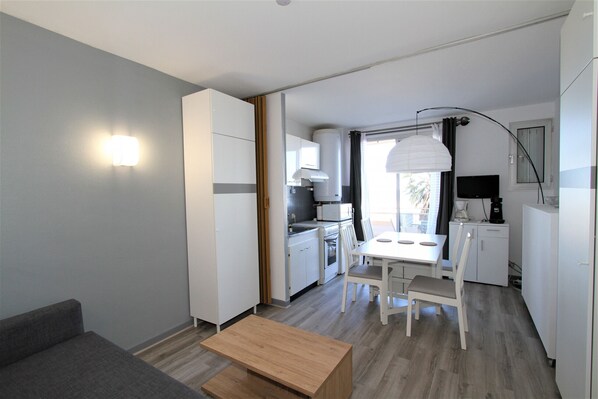 Imagen sin descripción, 1 de 10, botón