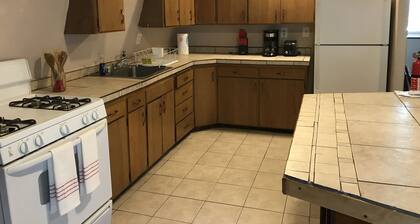 PROMO 8.50 WEEKLY AND 12.50 MONTHLY DISCOUNT
Mt Shasta Cabin/Studio