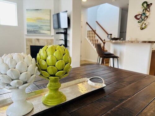 Modern 3 Bedroom Townhome, 3.5 Bathrooms, 2 Cars Garage with Level 2 EV Charging