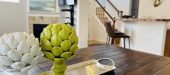 Modern 3 Bedroom Townhome, 3.5 Bathrooms, 2 Cars Garage with Level 2 EV Charging