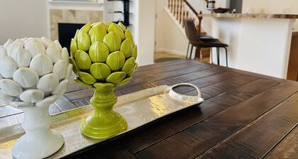 Modern 3 Bedroom Townhome, 3.5 Bathrooms, 2 Cars Garage with Level 2 EV Charging