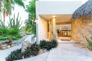 Property grounds - Stunning Open-Air Villa w/ Private Pool (Huatulco)
