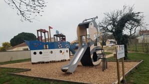 A playground with a slide and climbing structures. - House / Villa - Jard Sur Mer (Saint-Vincent-Sur-Jard)