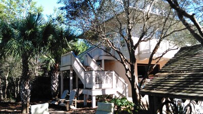 Pet &, Kid Friendly, Two FREE adult trikes (bikes)  PARKING NO WORRIES