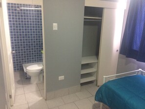 Double Room, 2 Single Beds | Bathroom