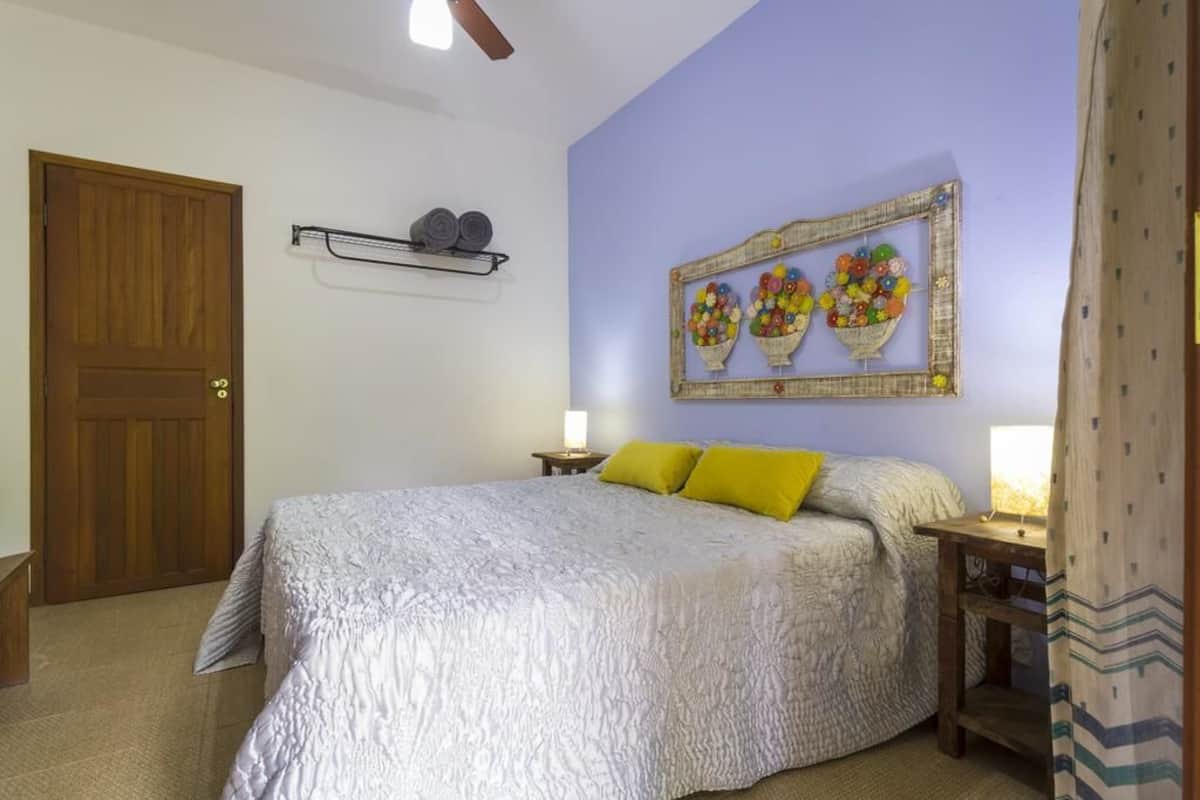 Desk, soundproofing, rollaway beds, free WiFi