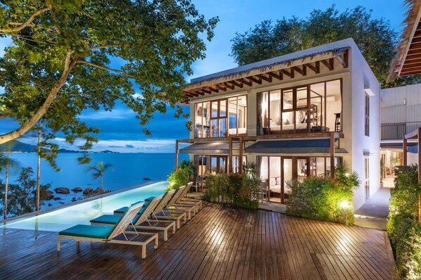 บริเวณภายนอก