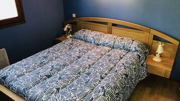 1 bedroom, individually decorated, individually furnished