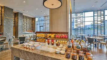 Daily buffet breakfast (PHP 850 per person)