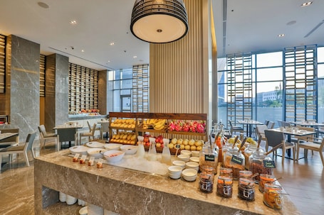 Daily buffet breakfast (PHP 850 per person)