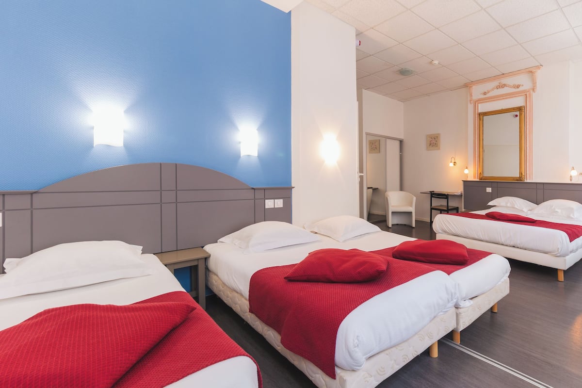 Individuell dekoriert, individuell eingerichtet, Schreibtisch