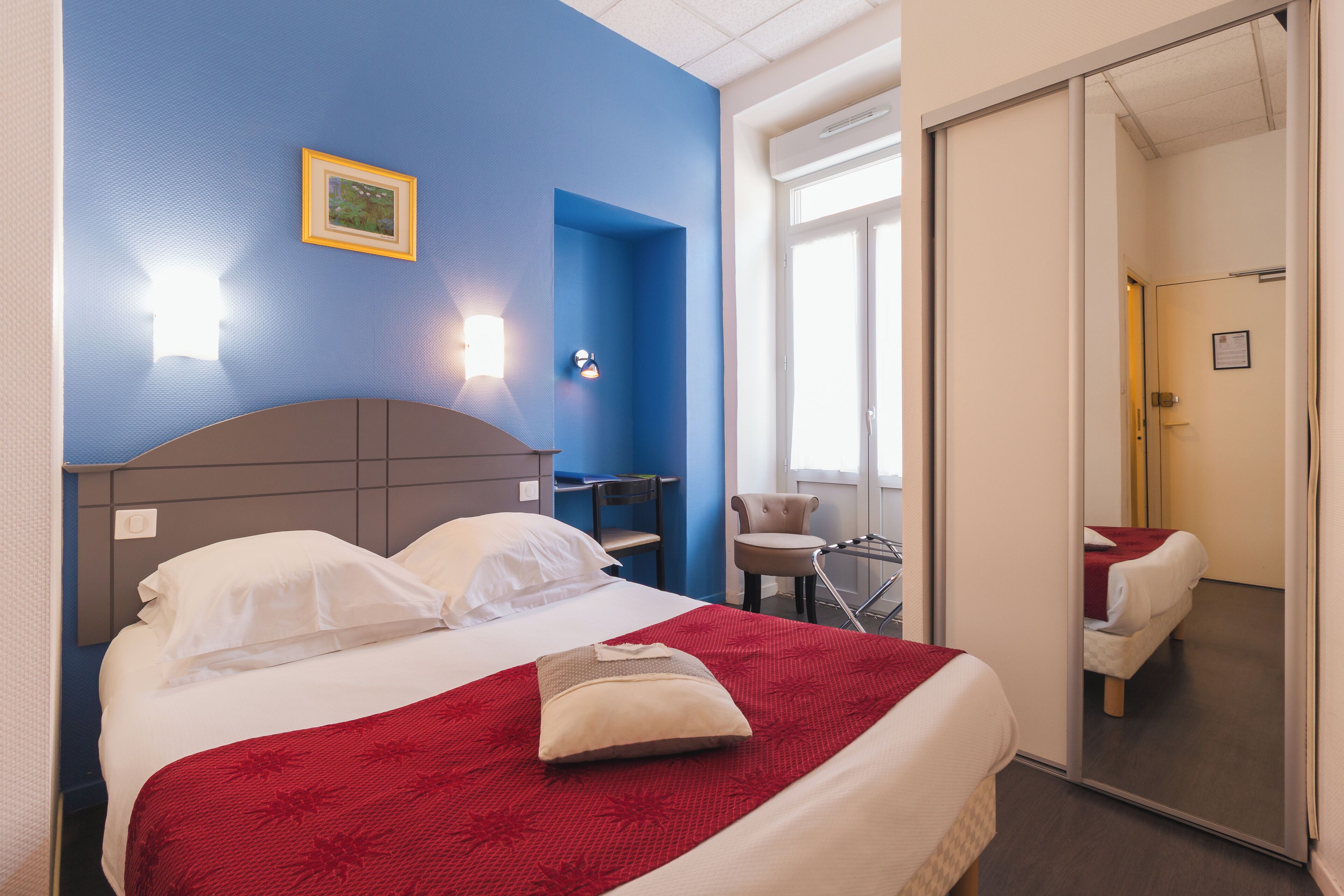 Standard-Doppelzimmer | Individuell dekoriert, individuell eingerichtet, Schreibtisch