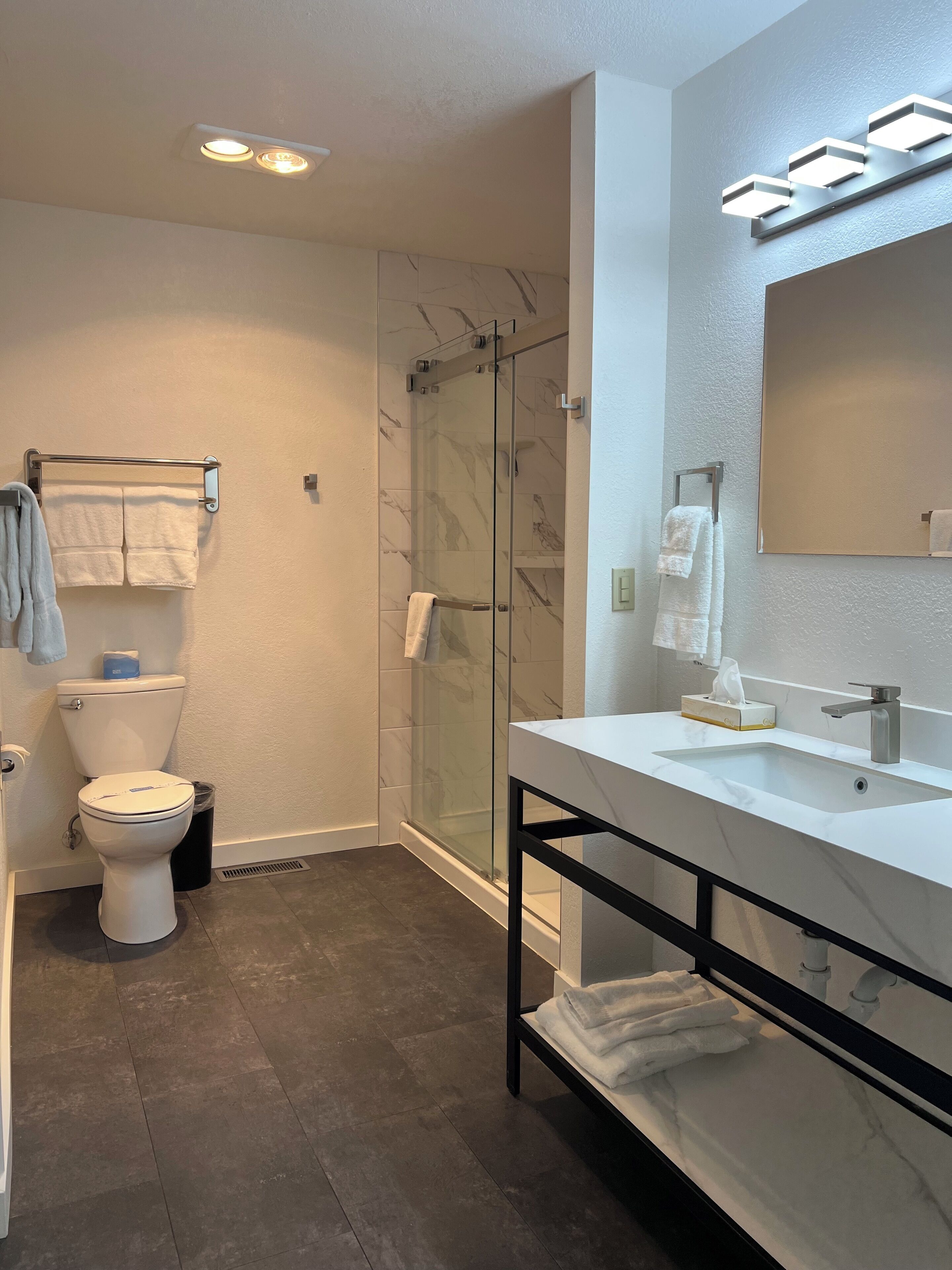 Condo, 2 Queen Beds | Bathroom