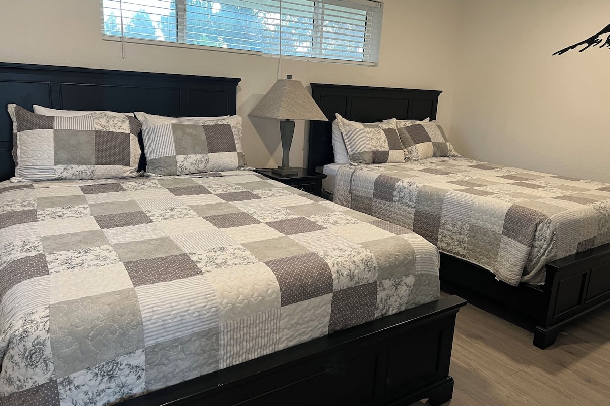 Condo Deluxe, 2 camas Queen size, vista al campo de golf | Camas extra