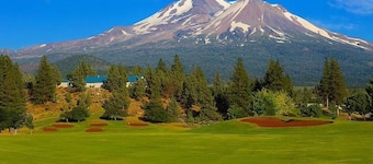 Lake Shastina Golf Resort