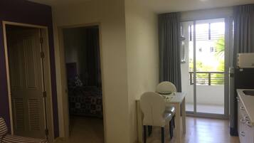 One Bedroom Apartment | Restauration dans la chambre