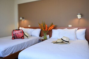 Kamar Twin | Minibar, brankas, meja kerja, dan Wi-Fi gratis