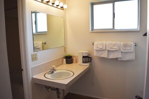 Standard Double Room, 2 Queen Beds, Non Smoking | Bathroom sink