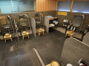 Separate tub and shower - Executive Spa & Capsule WELLBE Fukuoka - Caters to Men (Fukuoka)