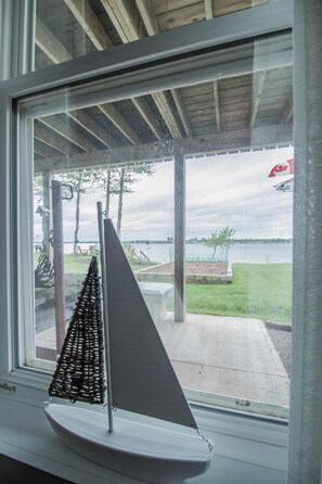 Interior - Scenic "Harbour View House" Beautiful Waterfront, Overlooking Charlottetown. (Stratford)