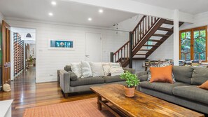 Interior - Longhouse - spacious 4 BR Belongil Beach retreat (Byron Bay)