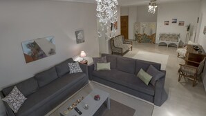 Apartment, 2 Bedrooms | Living area