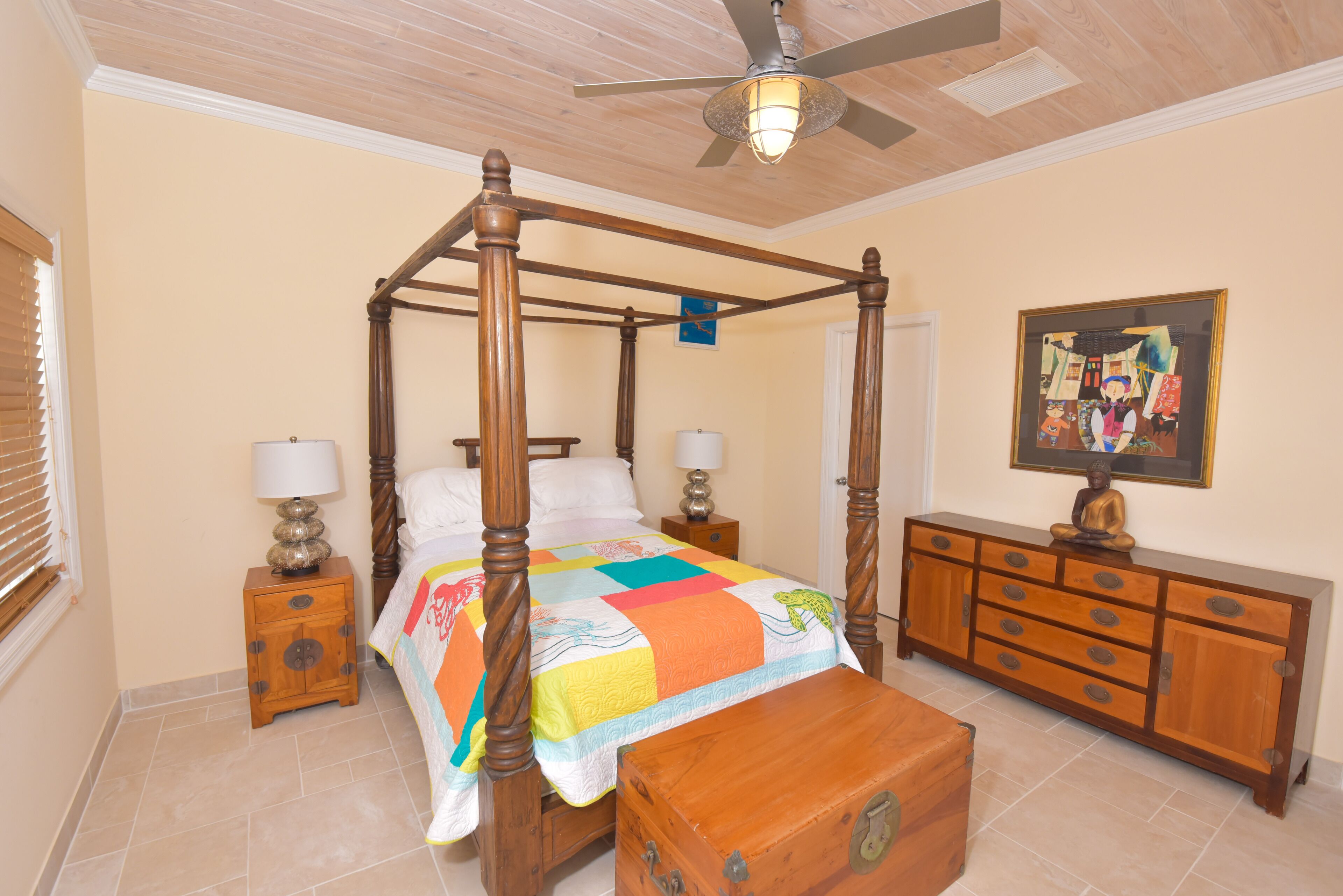 2 多间卧室、熨斗/熨衣板、免费 WiFi、床单