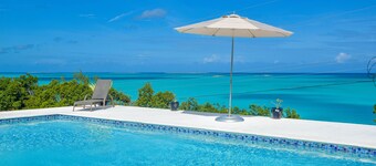 Impresionantes vistas al mar, alojamiento de primera clase, ahora con hermosa piscina y terraza