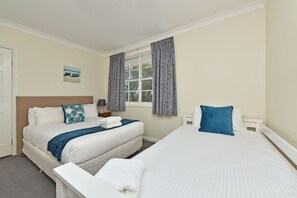 5 slaapkamers, een strijkplank/strijkijzer, gratis wifi, beddengoed
