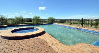 Beggars Bridge Vineyard Homestead Pool Tennis