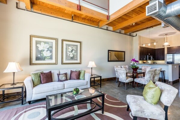 Televisión y oficina 