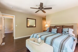 3 habitaciones, tabla de planchar con plancha, wifi y ropa de cama 