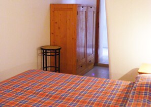 3 bedrooms, Internet