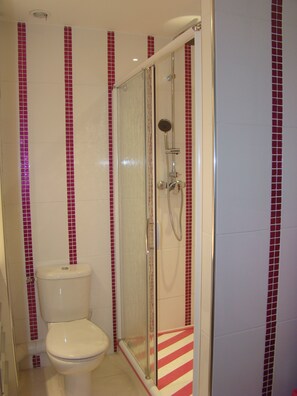 Douche, sĂšche-cheveux