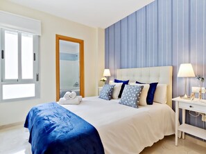 2 多间卧室、熨斗/熨衣板、上网接入、床单