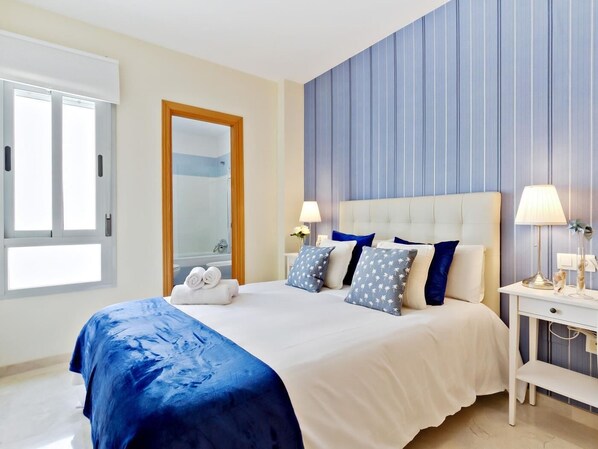 2 bedrooms, iron/ironing board, internet, bed sheets