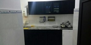 Apartment, City View | Private kitchen