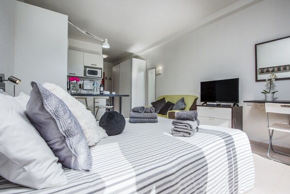 Desk, iron/ironing board, free WiFi, bed sheets
