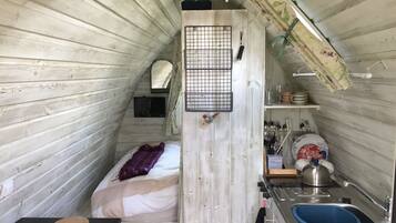 Lit parapluie, Wi-Fi, draps fournis