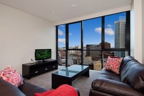 Flat-screen TV - Astra Apartments Sydney - George St (Haymarket)