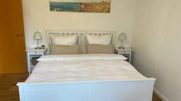 1 bedroom, travel crib, free WiFi, bed sheets