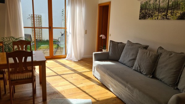 TV, books - Apartment on a quiet plateau Bernkastel Kues on the Moselle (Bernkastel-Kues)