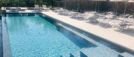 Piscine extérieure, piscine chauffée