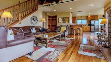 Smart TV, books, stereo