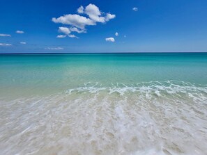 Beach - Beach Lovers Welcome! Gulf Front Condo PW403 (Panama City Beach)